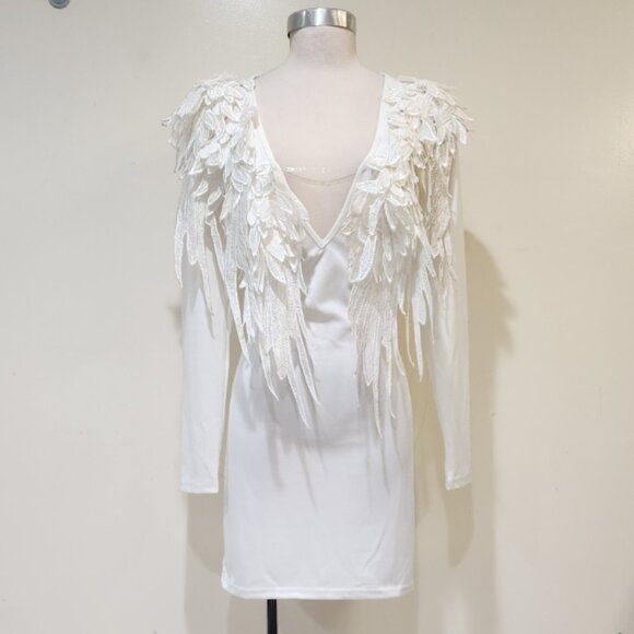 💥STUNNING!💥3D Embroidered Lace Appliqué "Angel Wings" Dress in White - Picture 5 of 16